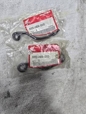 611112-hb9-000 Honda Nos 86-89 Trx 250r Left And Right Upper Front Fender Stay