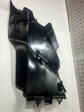 61862-hc4-000 Honda Fourtrax 300 Splash Guard Front Inner Fender Right 1988-1992