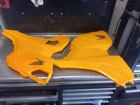83555-hr3-a20zl Honda Rancher 420 Fa Dct 16 Side Body Cover Right And Left Yellow