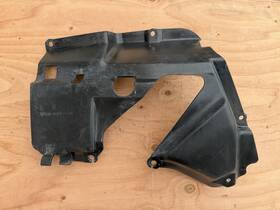 84600-ha7-6700 Honda 87 Foreman Trx350d 4x4 Right Inner Fender Some Wear At Mount Holes