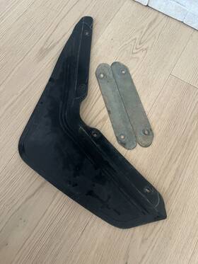 21v2162100 Yamaha Nos 1983-1985 Ytm200 Trimoto Left Rear Fender Flap Ytm 200. Side