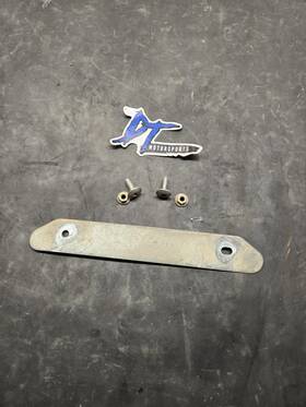 Yamaha 29u-21623-00-00 1983-85 Tri-moto 225dx Rear Mud Flap Plate And Fasteners Ytm 225 Oem Used