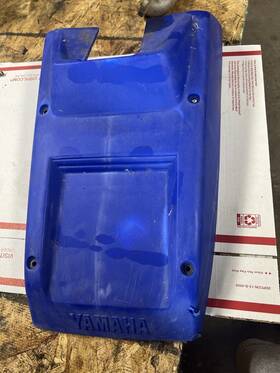 4em-21551-40-00 Yamaha 2000 Moto 4 Badger Yfm80 Front Over Fender Cover4em-21551-40-00 Used