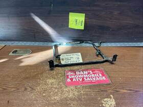 5gh-21513-00-00 Yamaha 5hg-21513-00-00 Support Fender Front Stay Bracket # 2000 Kodiak 400 4x4