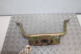 5v6-21665-00-00 Yamaha 1982 Tri Moto 125 J Rear Fender Support Mount Guide