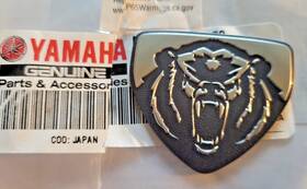 B16-f6232-00 Yamaha Grizzly Kodiak Headlight Cover Housing Shroud Emblem Sticker Graphic