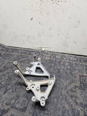 1pe-f1513-01 Yamaha Oem Raptor 700 Fender Brackets Headlight Left Right Fastship Z